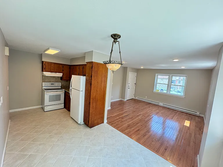 345 Hudson St #3 — Photo 2