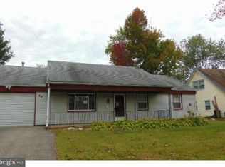 52 Earnshaw Ln, Willingboro, NJ 08046