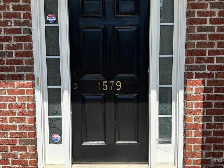 1579 River Main Ct — Photo 2
