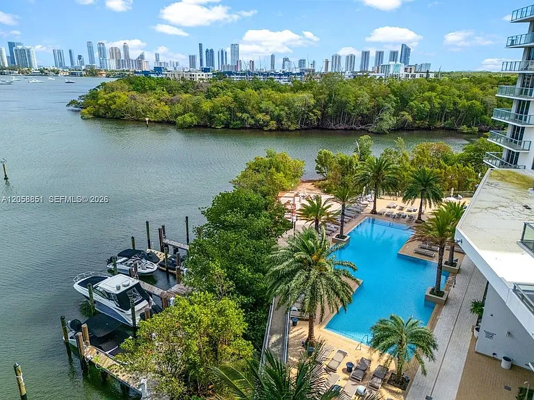 16385 Biscayne Blvd #3201 — Photo 28