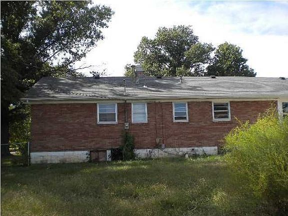 2nd image of 908 Lark Ln