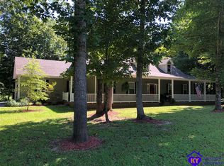 555 Woodland Trl, Greensburg, KY 42743