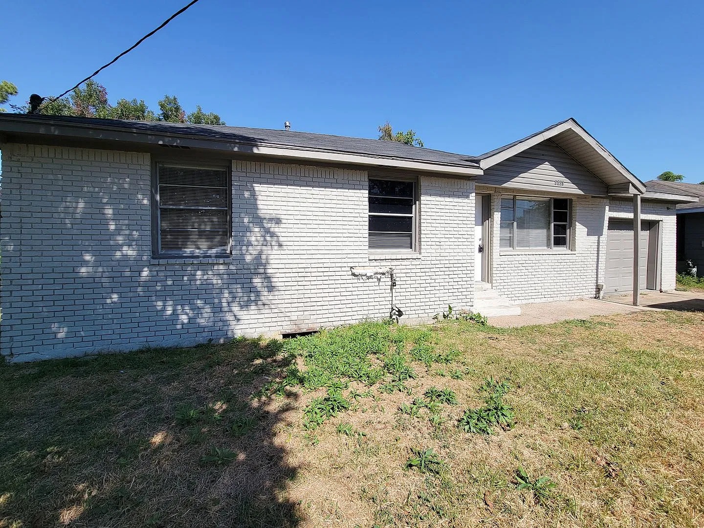 Beautifully Remodeled 4-Bedroom, 2-Bath Home for Lease 5007 Caplin Street, Houston, TX Welcome to... — Photo 1