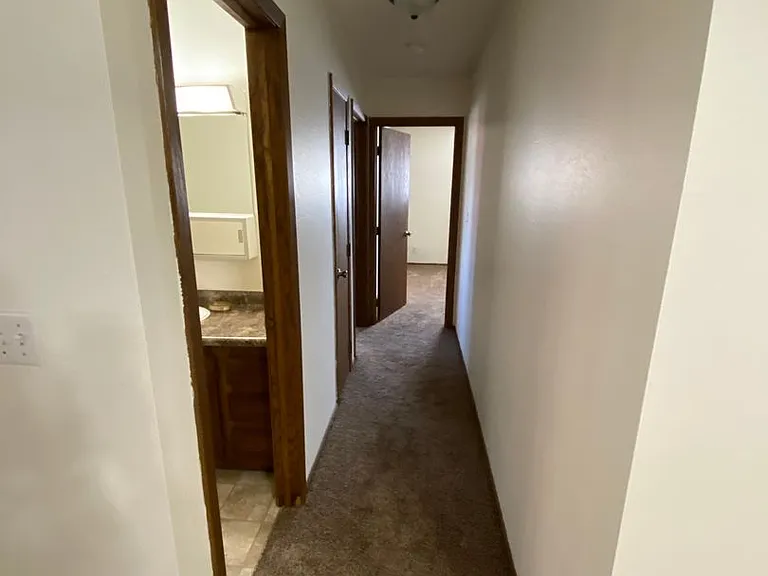 1502 E Gateway Cir S — Photo 3