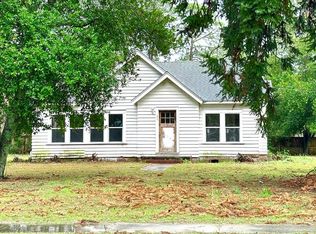 404 Chester Ave N, Douglas, GA 31533