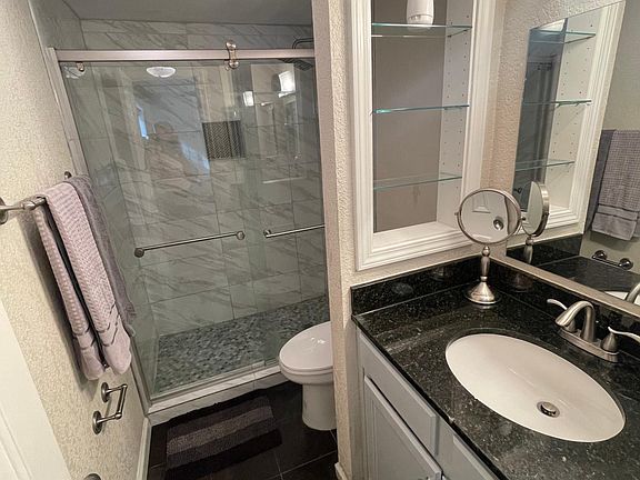 3rd image of 1445 Monroe Dr NE APT C-25