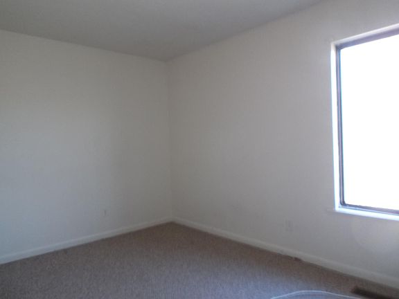 2nd image of 1442 Tenbury Dr