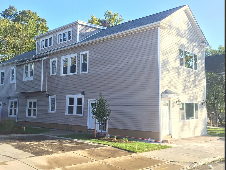 606 Amherst St #1 — Photo 1