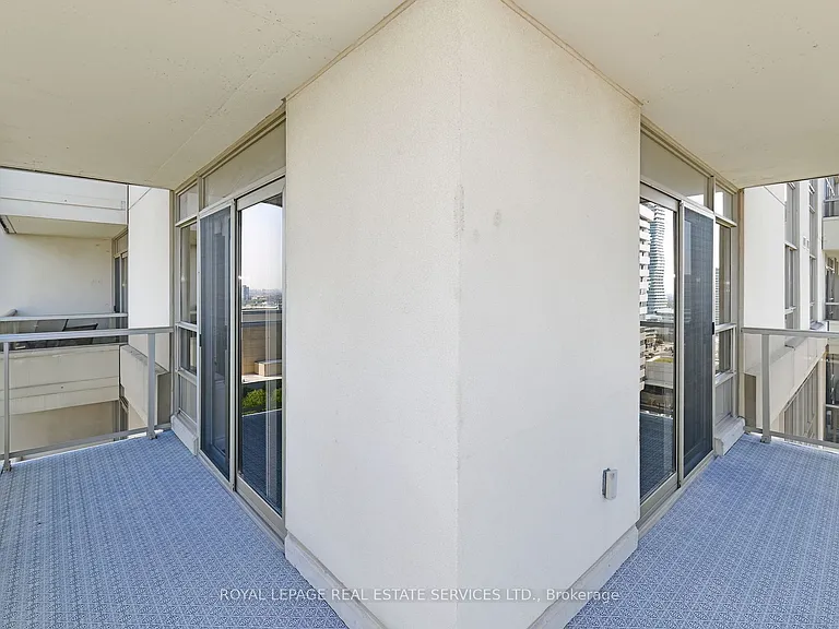 350 Princess Royal Dr #1705 — Photo 23