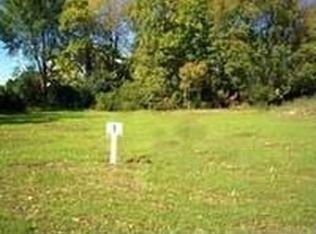 6135 S 40th St #LT1, Greenfield, WI 53221