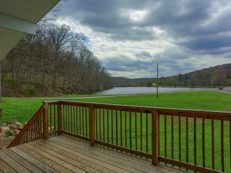 102 Kathleen Dr #2 — Photo 11