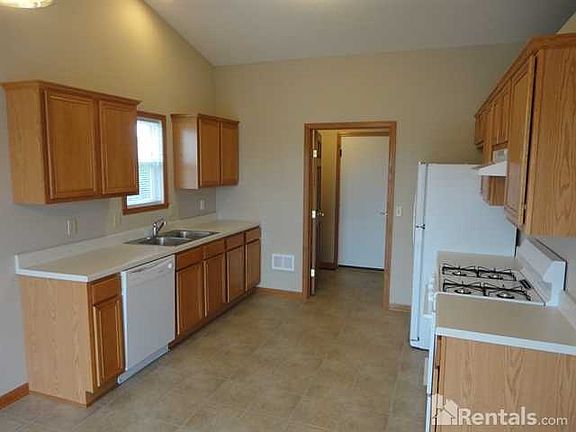 5th image of 7072 Salzbrenner Ln