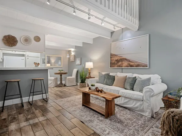 220 Elm Ave APT 19, Carpinteria, CA 93013