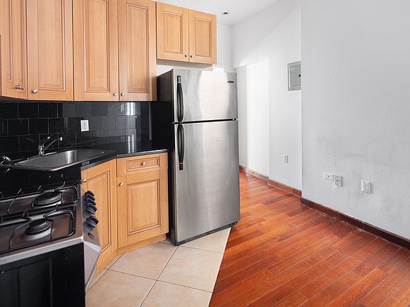 5th image of 495 9th Ave APT 3B