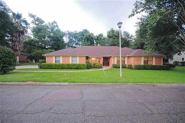 1st image of 689 Lupine Ln
