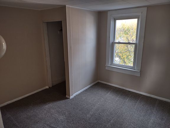 4th image of 1728 Gummer Ave