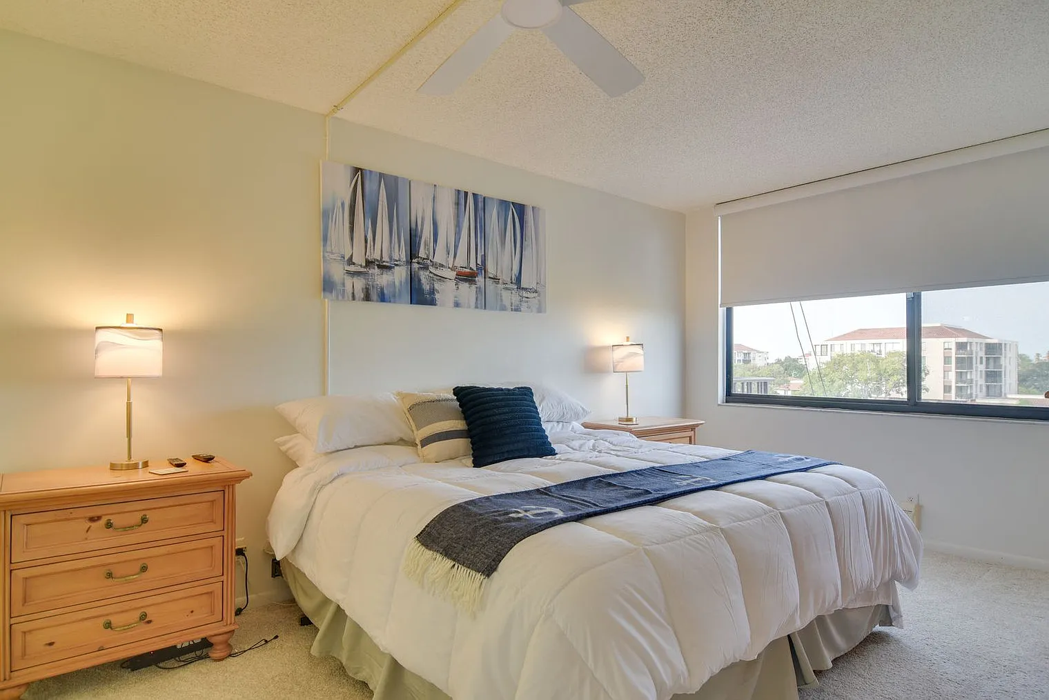 2 bed, 2.0 bath, 1044 sqft, $3,612 — Photo 3