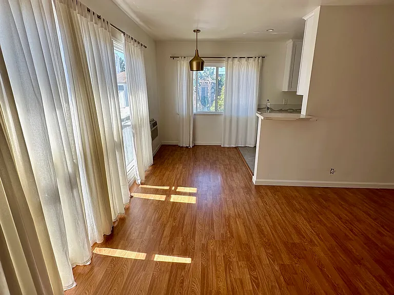 8347 Blackburn Ave #6 — Photo 14