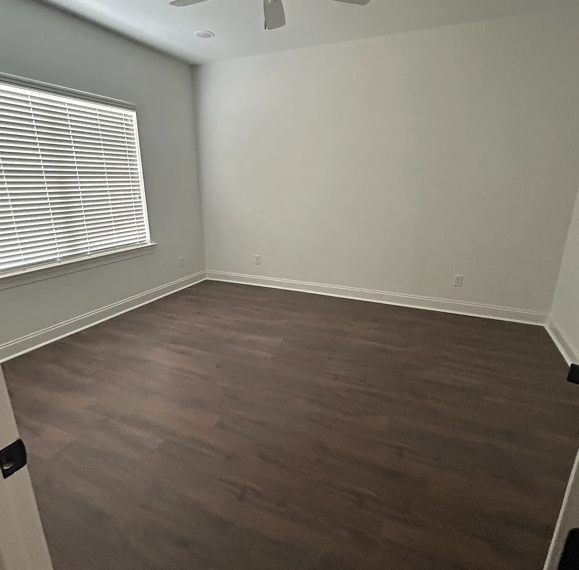 4 bed, 4.5 bath, 2106 sqft, $4,400 — Photo 2