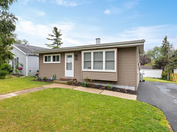 1013 Oakwood Dr, Round Lake Beach, IL 60073