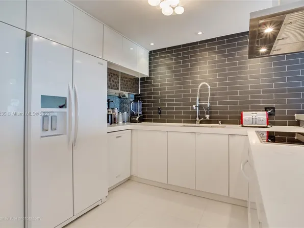 6900 Bay Dr APT 10A, Miami Beach, FL 33141