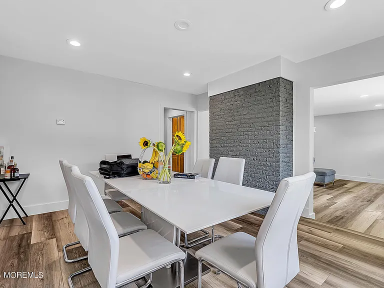 295 Jerome Ave — Photo 8