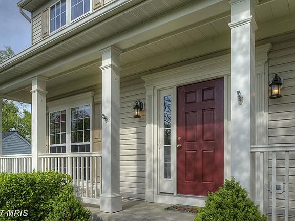 2nd image of 62 Live Oak Ln