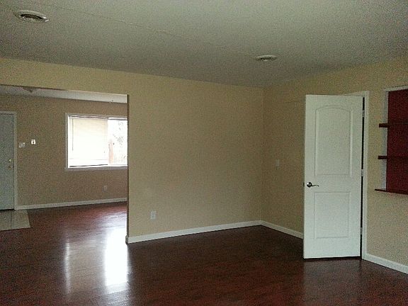 2nd image of 4414 Treadway Ln