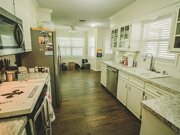 4th image of 136 Turtledove Dr