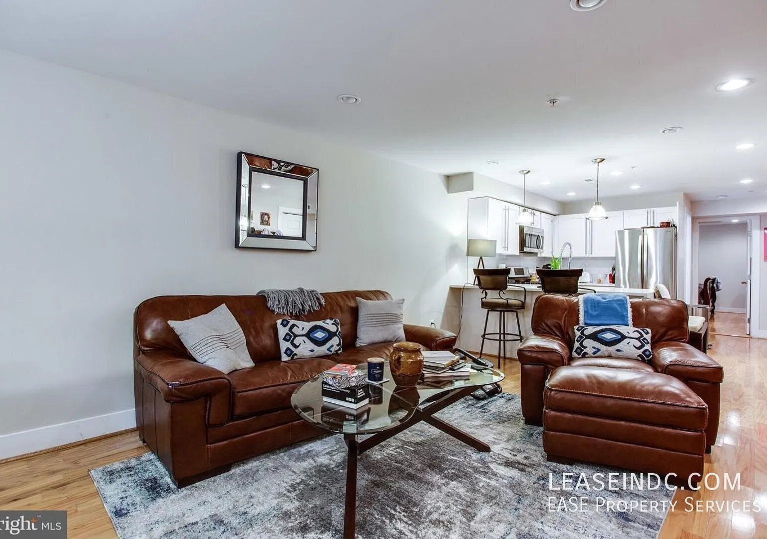 1 bed, 830 sqft, $2,045 — Photo 2