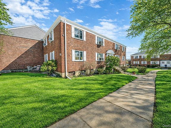 3rd image of 224-24 Manor Road #UPPER