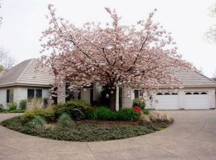 2136 Elkhorn Dr, Eugene, OR 97408