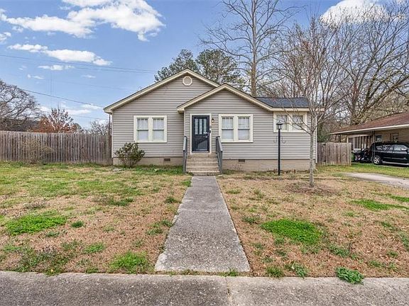 3rd image of 202 Gordon St