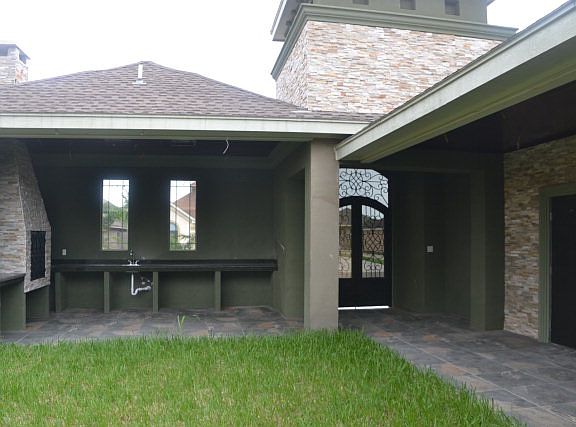 2nd image of 604 E Biyaneta Ave