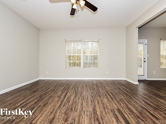 3rd image of 5062 Pioneer Pkwy