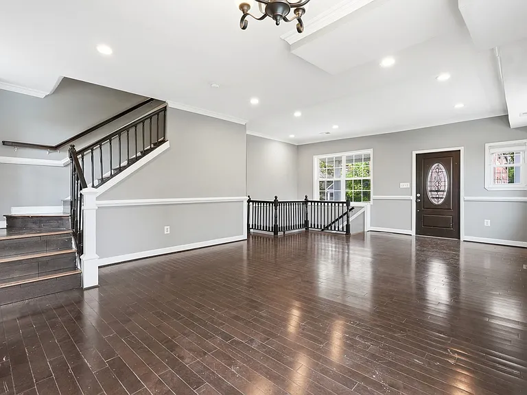 5818 Field Pl NE — Photo 9