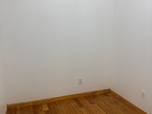 5th image of 1047 74th St Floor 1