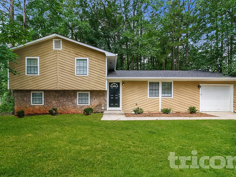 3060 Orbit Cir — Photo 1