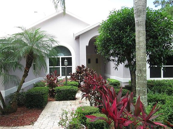 Home For Sale In Pga Village