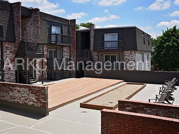3rd image of 3645 Warwick Blvd APT 17