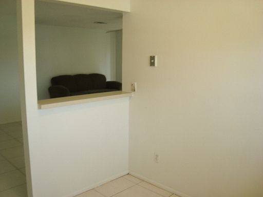 4th image of 1542 SE South Balcourt Ct