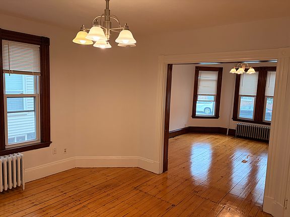 4th image of 15 Beacon St #1
