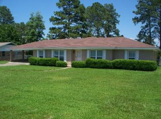 15 Lakewood Dr, Hattiesburg, MS 39402