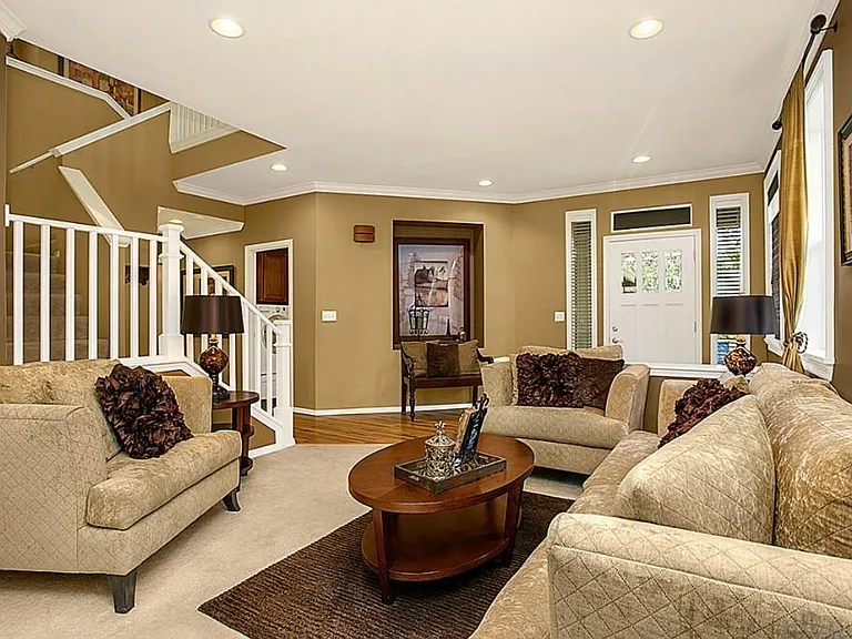 24011 SE 11th Pl — Photo 7