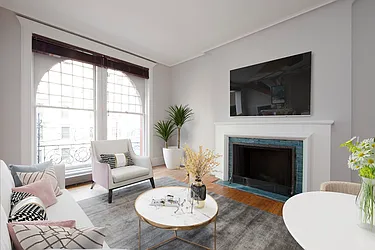 Rented by R New York