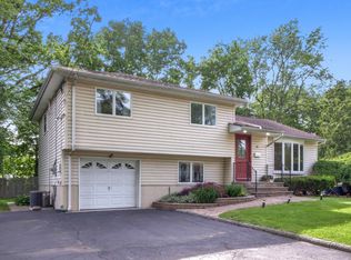 78 Nottingham Rd, Fair Lawn, NJ 07410