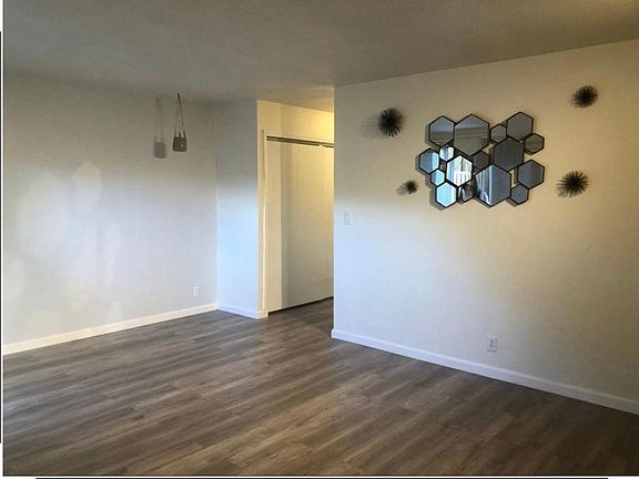 2nd image of 1802 Cole Ave APT 1