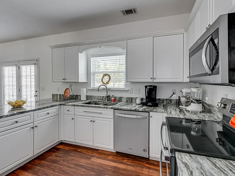 212 Full Circle Dr — Photo 8