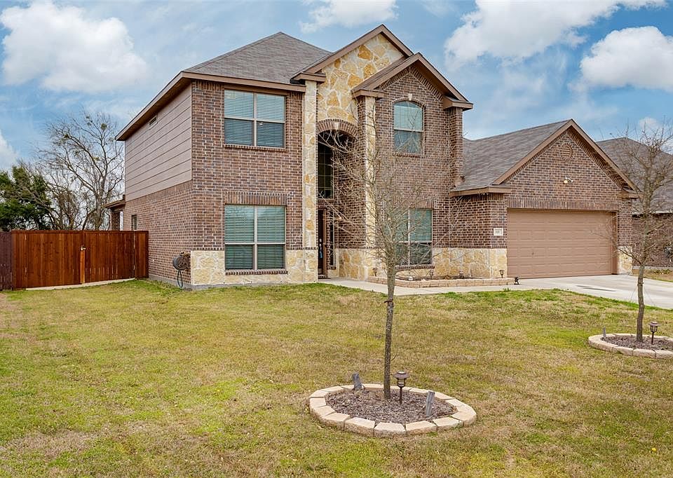 1st image of 618 Catherine Ln
