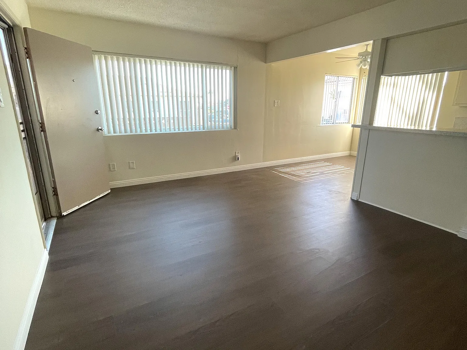 Studio, 460 sqft, $1,550 — Photo 2